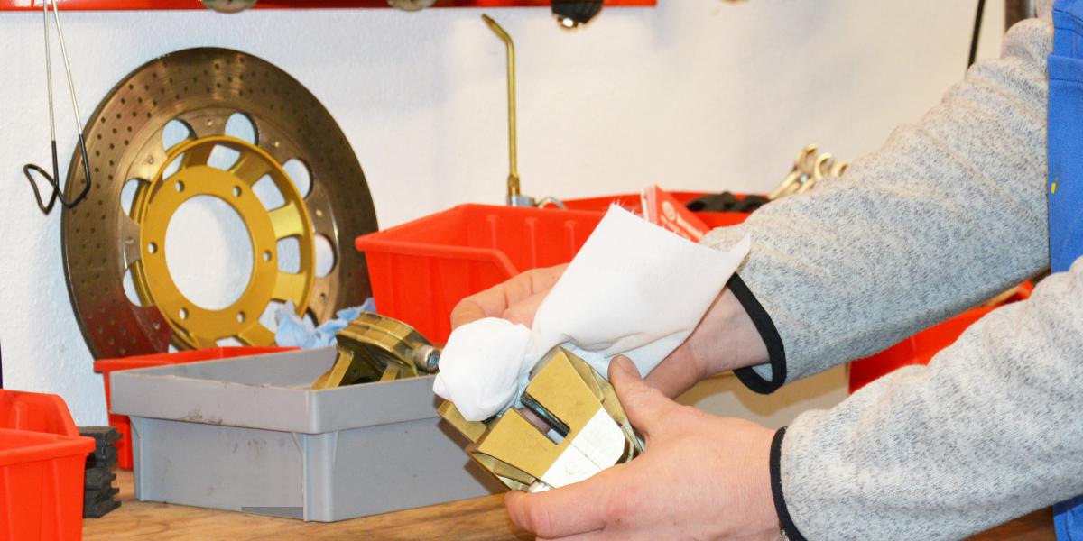 34479DF7-B093-6683-7D8A-D1740993D60A